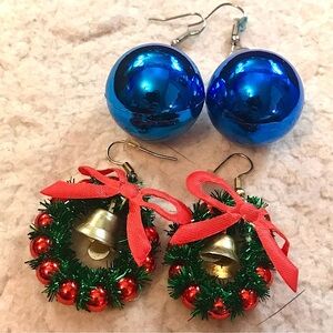 Vintage LOT 2 Pairs Christmas Holiday Earrings Blue Ornaments & Green Wreath Red